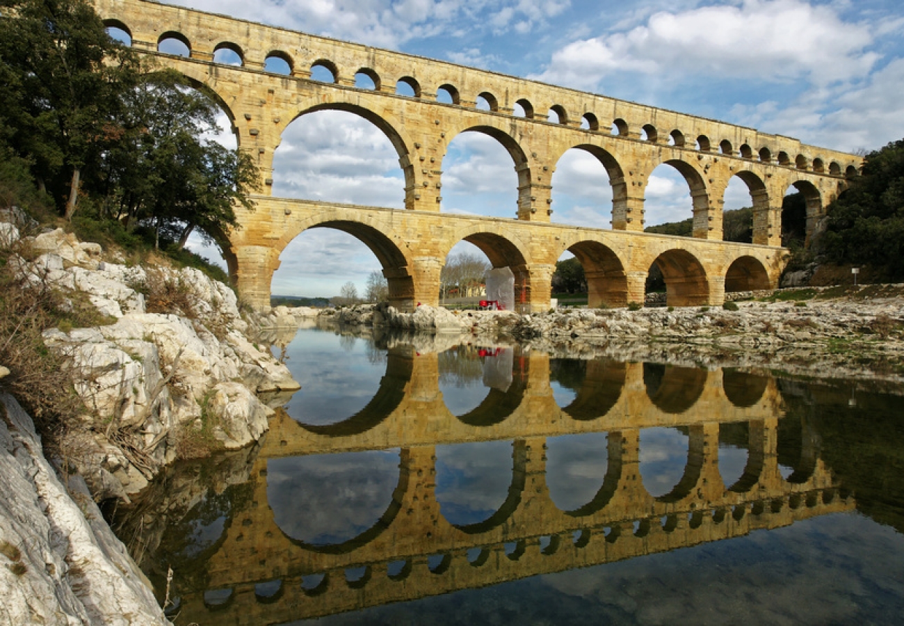 Découvrez le Pont du Gard près de votre hôtel l'Esquielle